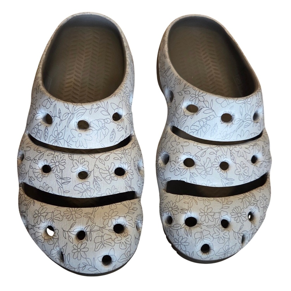 KEEN Yogui Arts Floral Clogs Women's 8 Gorpcore Cottagecore Silver Slide Mule